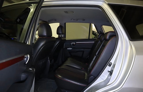 Hyundai Santa Fe 10 of 15