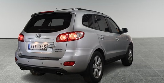 Hyundai Santa Fe 4 of 15