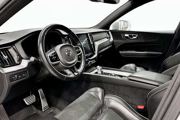 Volvo XC60 5 of 9