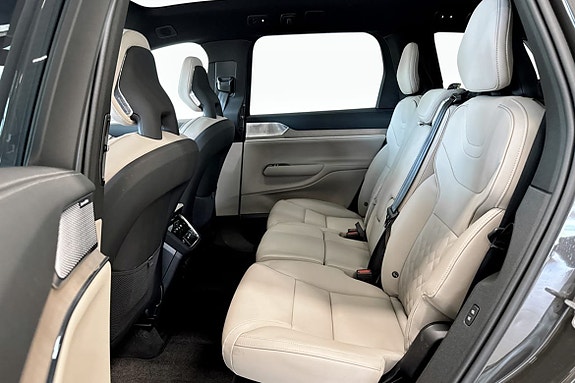 Volvo EX90 20 of 27