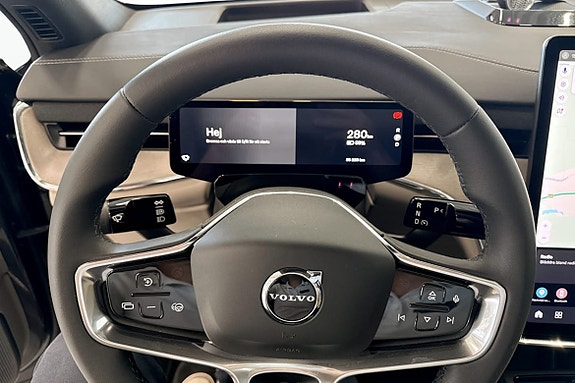 Volvo EX90 18 of 27