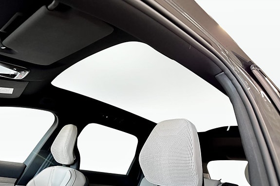 Volvo EX90 14 of 15