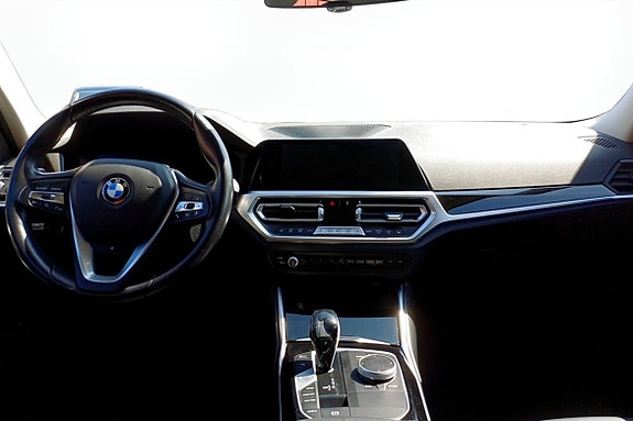 BMW 320 4 of 9