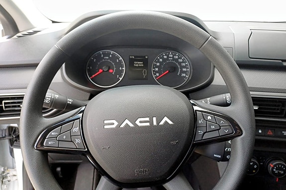 Dacia Sandero 7 of 9