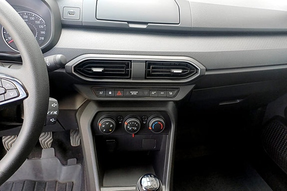 Dacia Sandero 6 of 9