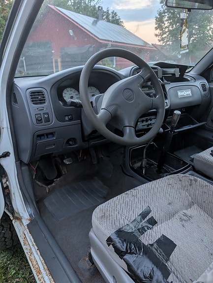Nissan NP300 10 of 16