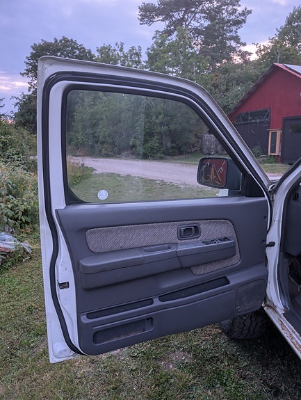Nissan NP300 9 of 16
