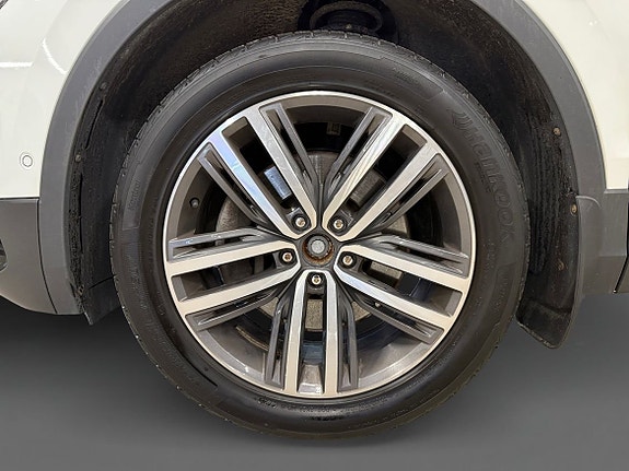Volkswagen Tiguan Allspace 14 of 15