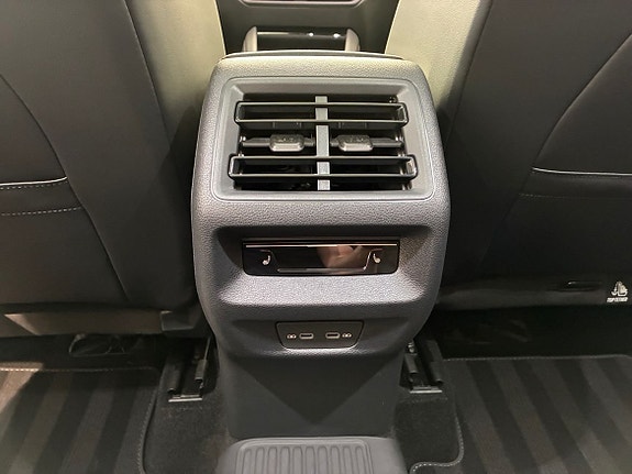 Volkswagen Tiguan 12 of 15