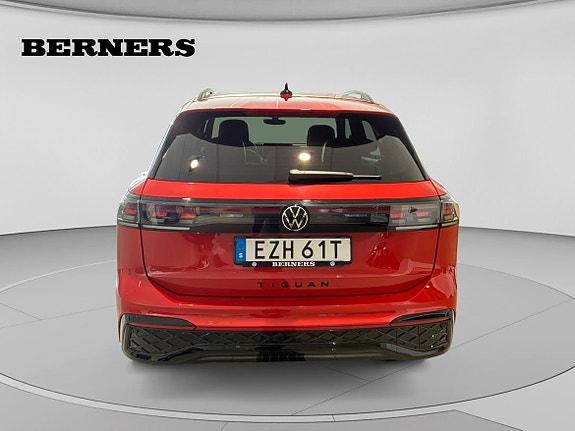 Volkswagen Tiguan 4 of 15