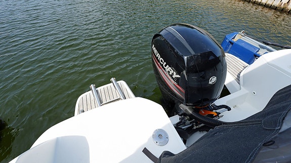 Beneteau Antares 780 9 of 15