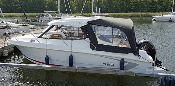Beneteau Antares 780 2 of 15