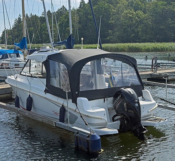 Beneteau Antares 780 4 of 15