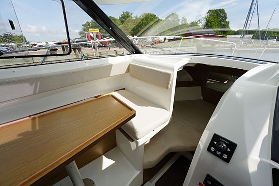 Beneteau Antares 780 12 of 15