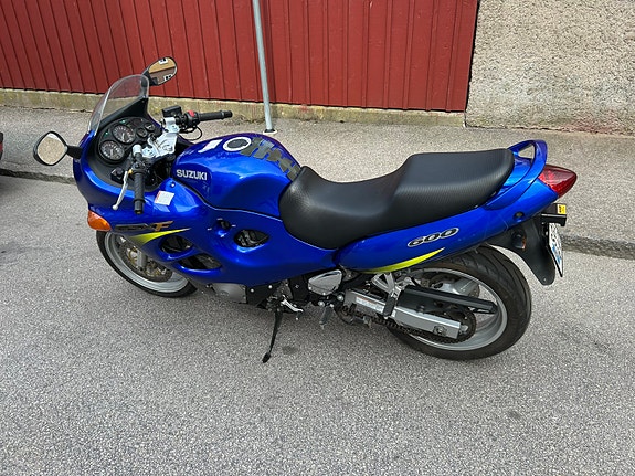 Suzuki GSX600F Katana 2 of 4