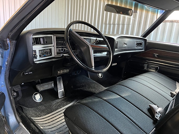 Buick Riviera 17 of 19