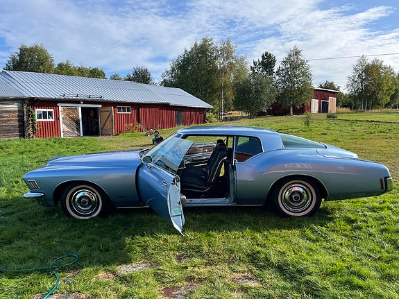 Buick Riviera 5 of 19