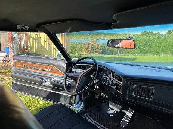 Buick Riviera 4 of 19