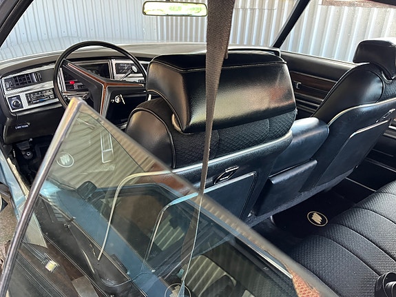 Buick Riviera 6 of 19
