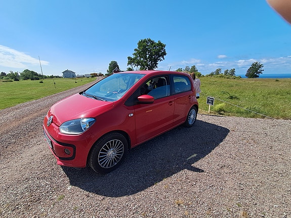 Volkswagen UP! 4 of 7