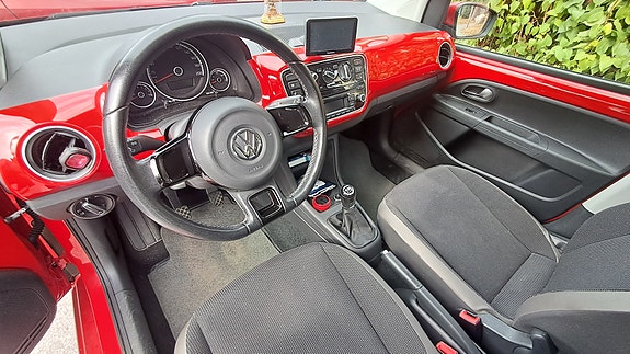 Volkswagen UP! 7 of 13