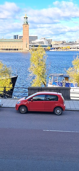 Volkswagen UP! 2 of 7