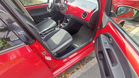 Volkswagen UP! 11 of 13