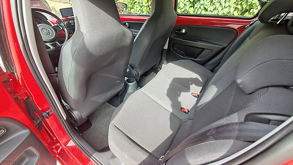 Volkswagen UP! 9 of 13