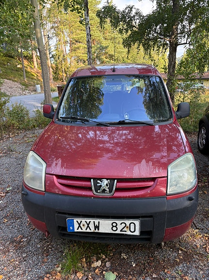 Peugeot Partner 2 of 4