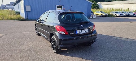 Peugeot 207 3 of 5