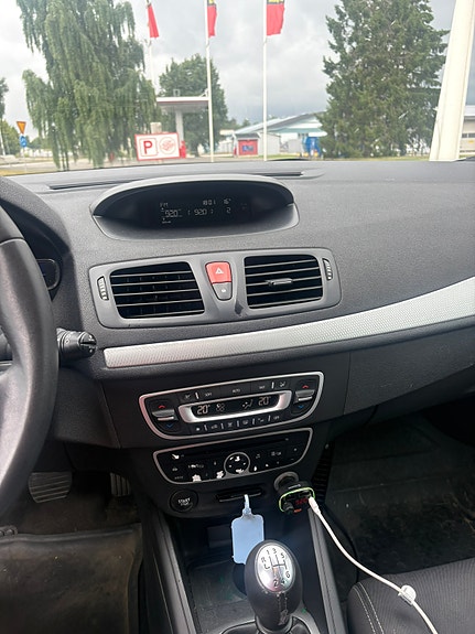 Renault Megane III 6 of 9