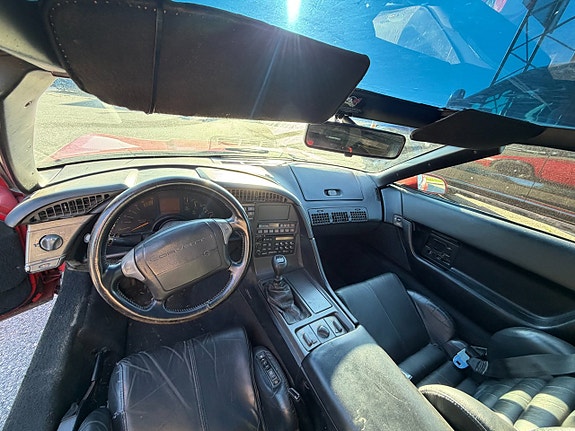 Chevrolet Corvette 8 of 9