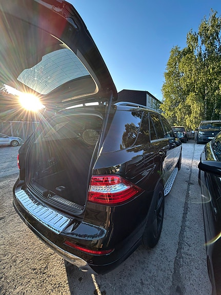 Mercedes-Benz ML350 5 of 20