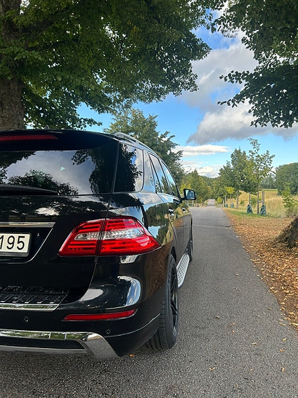 Mercedes-Benz ML350 20 of 30
