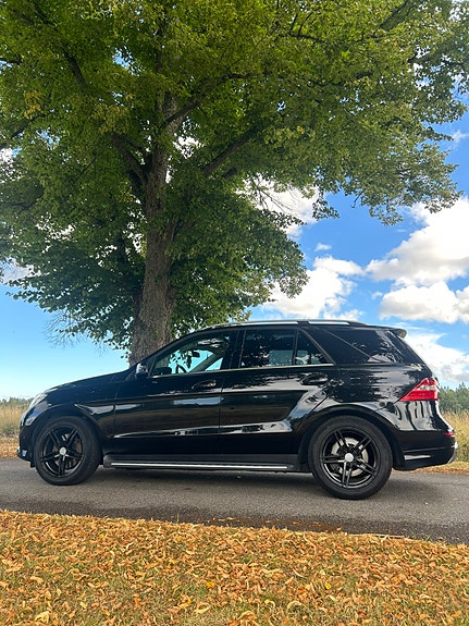 Mercedes-Benz ML350 15 of 30