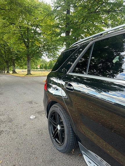 Mercedes-Benz ML350 28 of 30