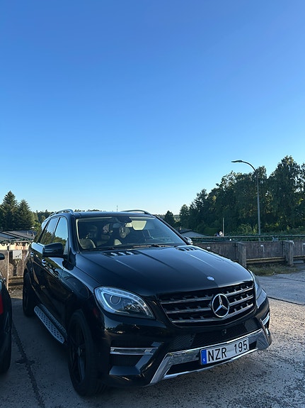Mercedes-Benz ML350 10 of 20