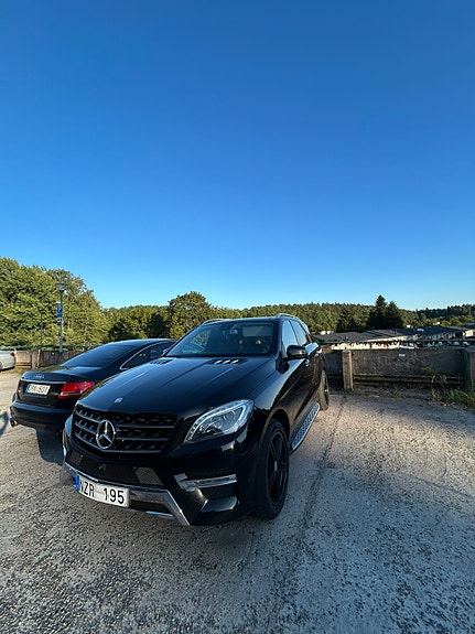 Mercedes-Benz ML350 9 of 20