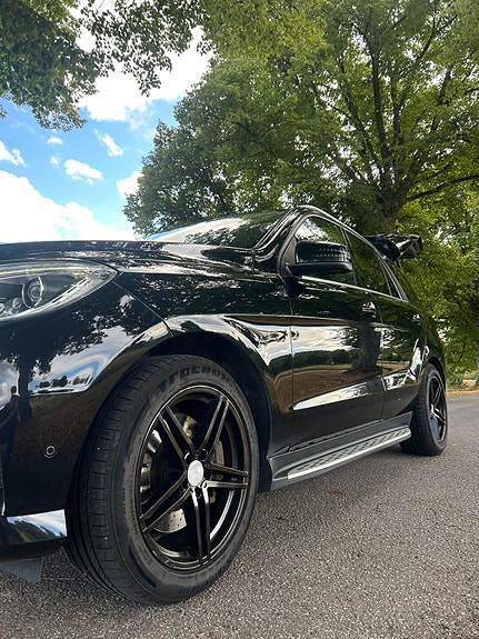 Mercedes-Benz ML350 14 of 30