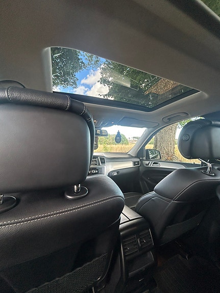Mercedes-Benz ML350 21 of 30
