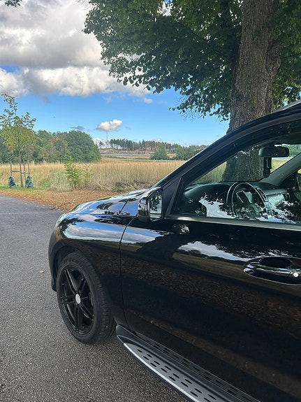Mercedes-Benz ML350 26 of 30