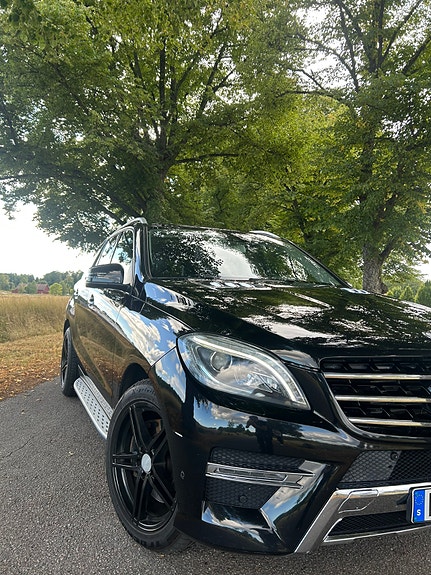 Mercedes-Benz ML350 6 of 30