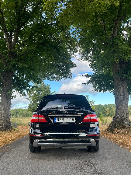 Mercedes-Benz ML350 17 of 30