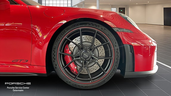 Porsche 911 GT3 9 of 16