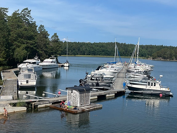 Värmdö Jungfru Marina - BÅTPLATS VINTER VÄRMDÖ 2 of 4