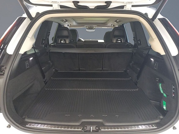 Volvo XC90 9 of 19