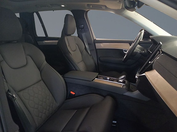Volvo XC90 7 of 19