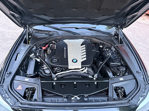 BMW M550d 9 of 12