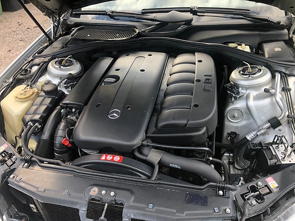 Mercedes-Benz S320 5 of 12