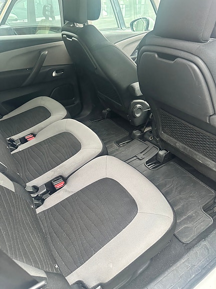 Citroen C4 Picasso 8 of 12
